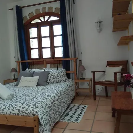 El Cerro De La Luna - Casa Familiar Nyaraló